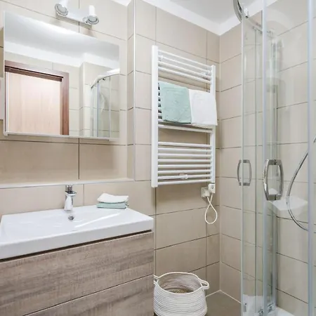 Comfort Court - Free Parking, Balcony Apartamento *